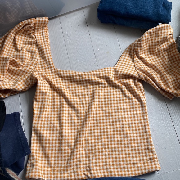 Backyard Roses orange top - Picture 4 of 4